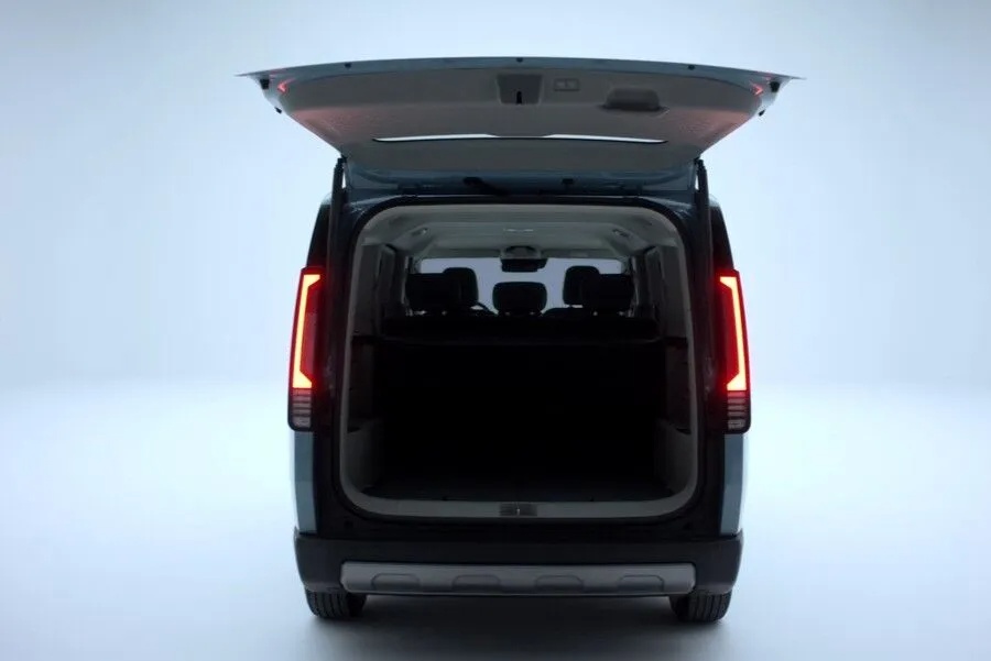 Wide-open tailgate for easy loading